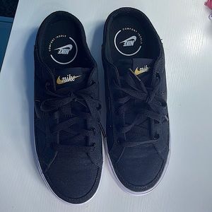 Nike Court Legacy Mule Womens Shoes | Women 7.5 US